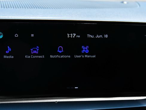 Used 2025 Kia Telluride LX FWD image 22
