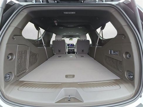 New 2026 Chevrolet Suburban LT w/ Comfort Package image 16