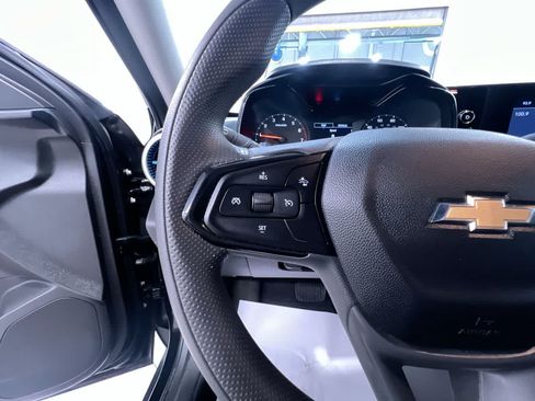 Used 2025 Chevrolet Trax LS w/ LS Convenience Package FWD image 20