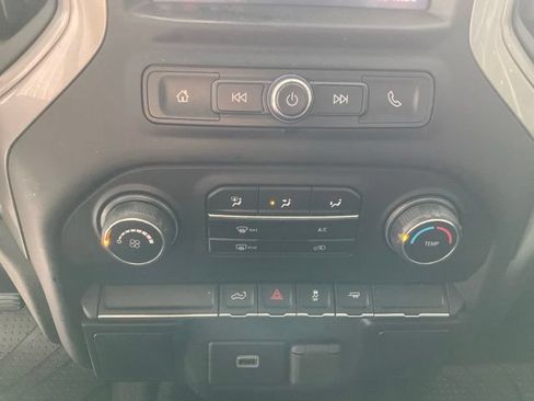 Used 2020 Chevrolet Silverado 1500 Custom w/ Custom Value Package RWD image 10