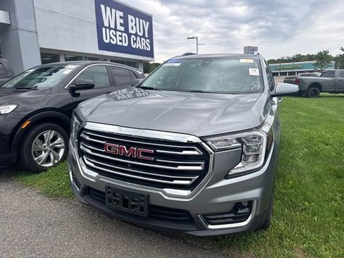 Used 2023 GMC Terrain SLT w/ Tech Package AWD/4WD image 3
