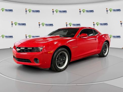 Used 2010 Chevrolet Camaro LS RWD image 1