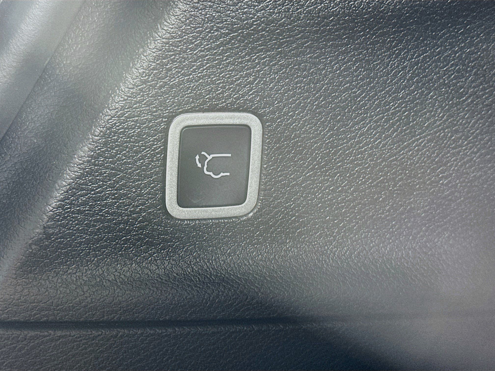 Used 2025 Chrysler Pacifica Select FWD image 30