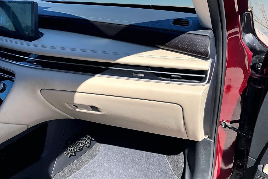 Used 2023 INFINITI QX60 Sensory w/ Vision Package AWD/4WD image 17