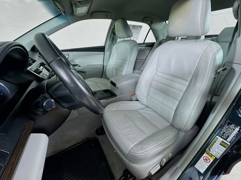 Used 2015 Toyota Camry XLE image 10