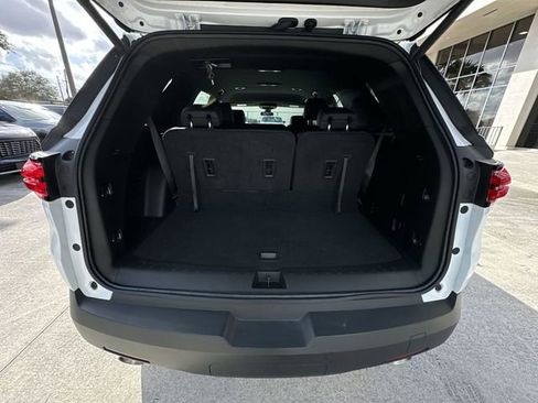 Used 2023 Chevrolet Traverse LT image 28