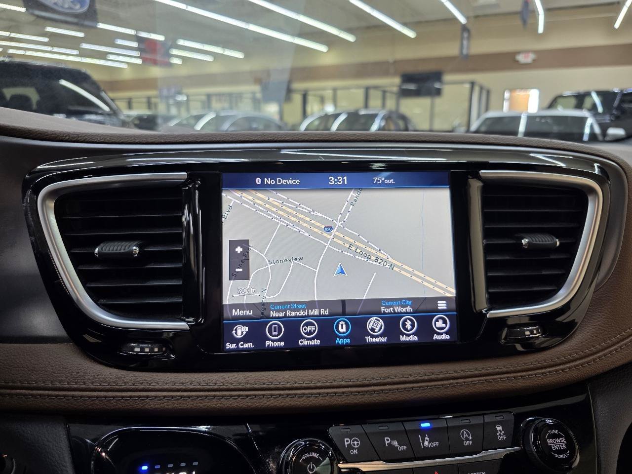 Used 2020 Chrysler Pacifica Limited w/ Advanced Safetytec Group FWD image 33