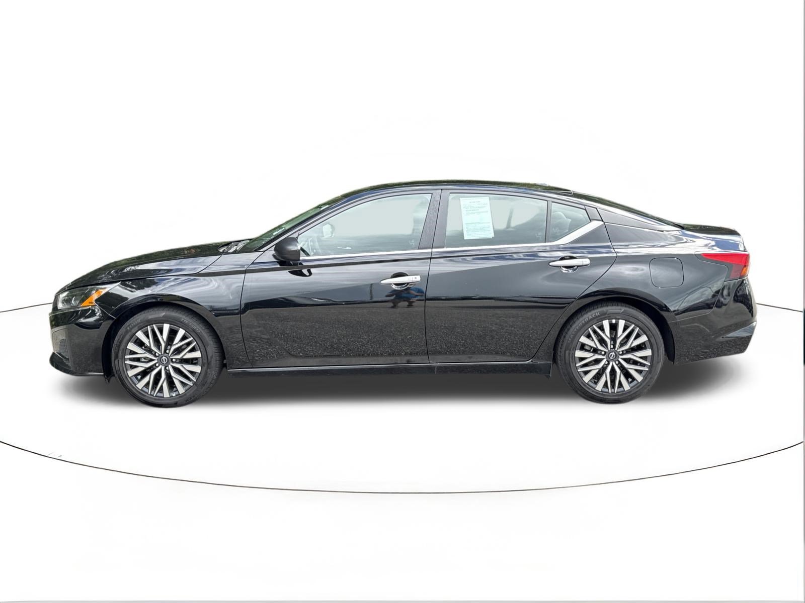 Used 2025 Nissan Altima 2.5 SV FWD image 6