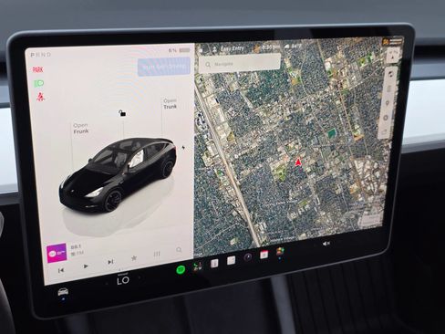 Used 2024 Tesla Model Y Performance AWD/4WD image 18