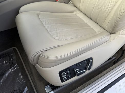 Used 2015 Bentley Continental GT image 32