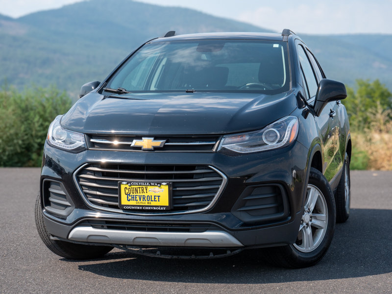Used 2020 Chevrolet Trax LT w/ Driver Confidence Package AWD/4WD image 3