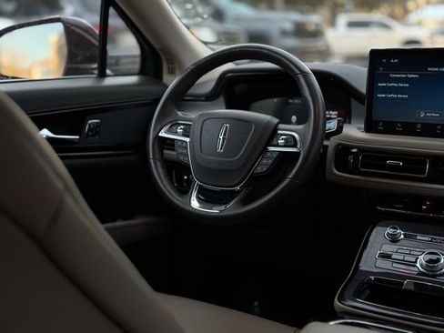 Certified 2023 Lincoln Nautilus AWD w/ Premium Package image 23
