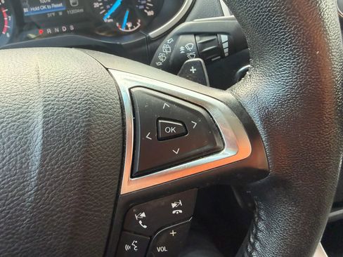 Used 2018 Ford Edge SEL AWD/4WD image 15