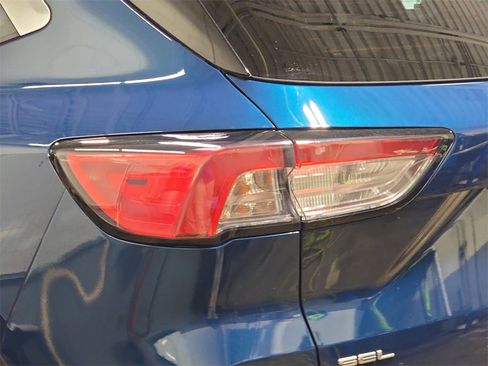 Used 2020 Ford Escape SEL image 31