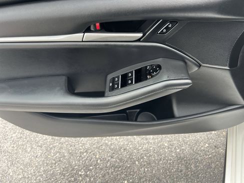 Used 2023 MAZDA MAZDA3 s image 22