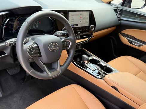 Used 2024 Lexus NX 250 FWD w/ Towing Package (2000 Lbs) image 9