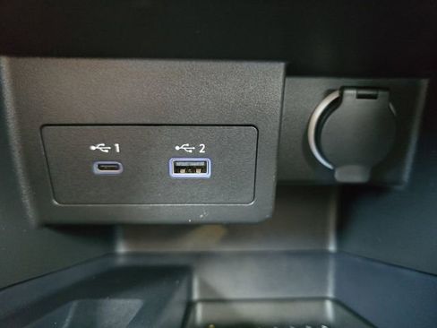 Used 2024 Nissan Kicks SV FWD image 6