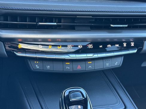 Used 2024 Cadillac XT4 Sport image 23