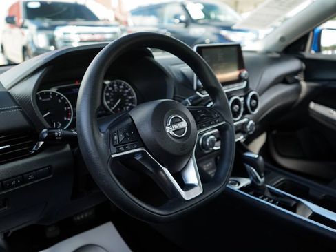 Used 2025 Nissan Sentra SV FWD image 5