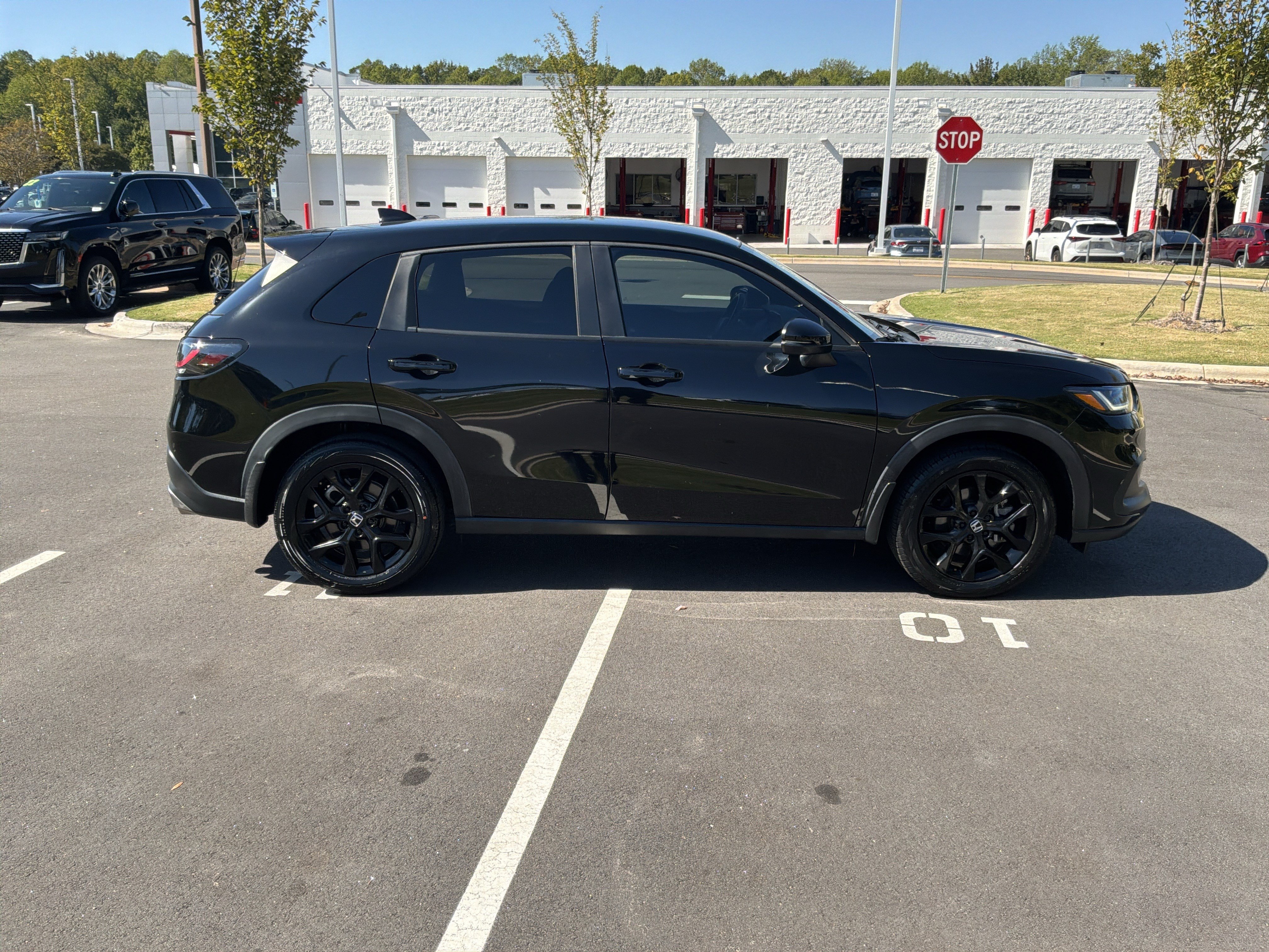 Used 2023 Honda HR-V Sport image 11