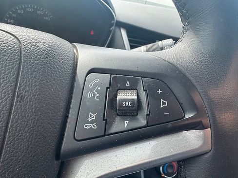 Used 2019 Chevrolet Trax LT w/ LT Convenience Package AWD/4WD image 21
