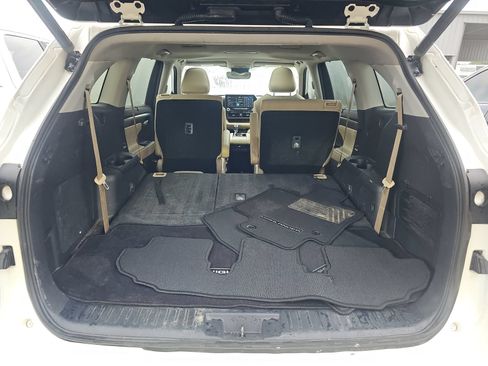 Used 2020 Toyota Highlander Limited FWD image 16