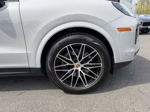 Certified 2026 Porsche Cayenne AWD/4WD image 9