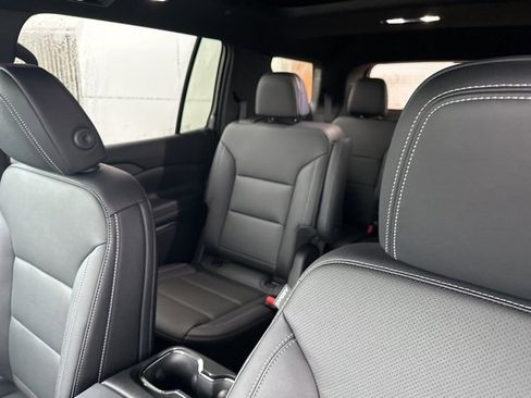 New 2026 Chevrolet Traverse LT w/ Sun and Wheel Package image 17