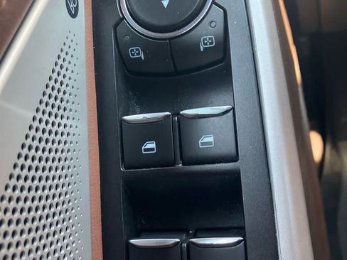 Used 2022 Ford Explorer King Ranch w/ Premium Technology Package AWD/4WD image 14