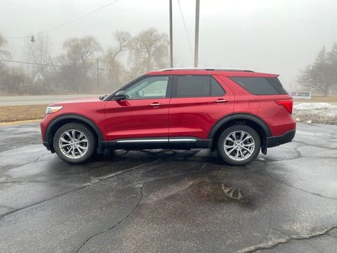 Used 2022 Ford Explorer Limited w/ Class IV Trailer Tow Package image 2