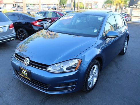 Used 2017 Volkswagen Golf Wolfsburg Edition FWD image 4