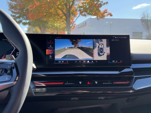 Certified 2025 BMW 530i xDrive w/ Premium Package image 30