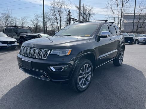 Used 2018 Jeep Grand Cherokee Overland image 3