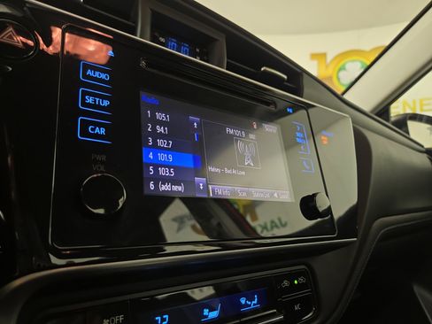 Used 2018 Toyota Corolla L image 19