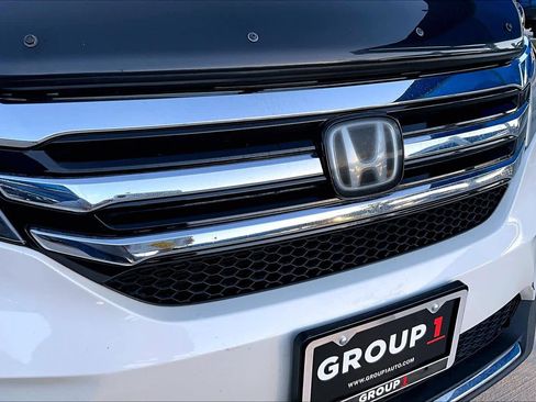 Used 2018 Honda Pilot Touring image 29
