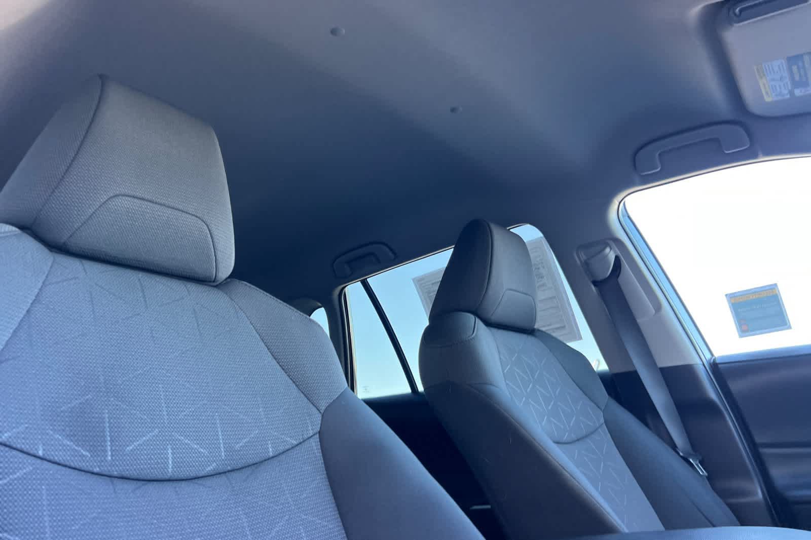 Certified 2021 Toyota RAV4 XLE FWD image 18
