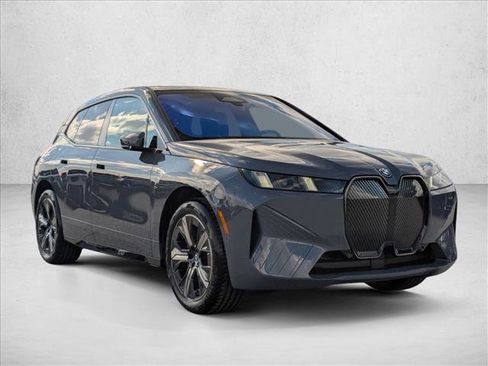 New 2026 BMW iX xDrive60 w/ Premium Package image 7