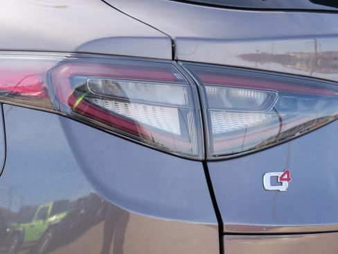 Used 2025 Alfa Romeo Stelvio Sprint w/ Convenience Package image 17