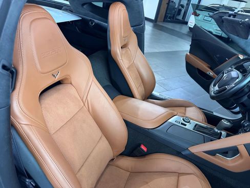 Used 2016 Chevrolet Corvette Z06 w/ 3LZ Preferred Equipment Group image 12