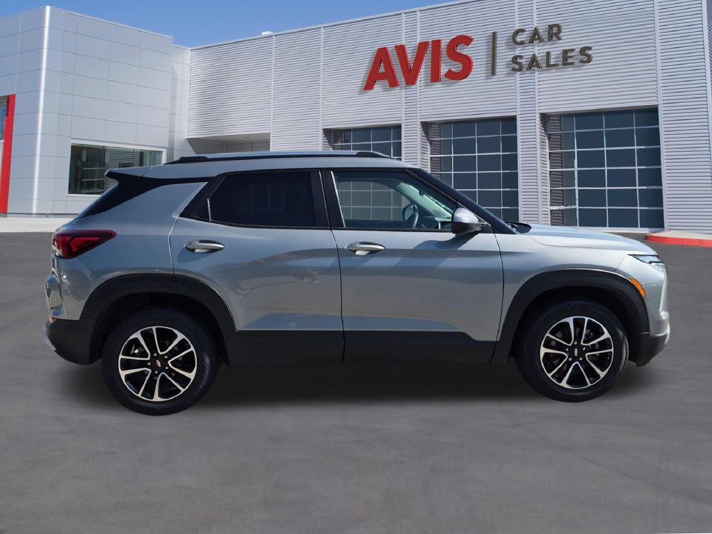 Used 2025 Chevrolet TrailBlazer LT AWD/4WD image 5
