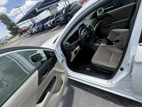 Used 2016 Honda Accord EX-L image 16