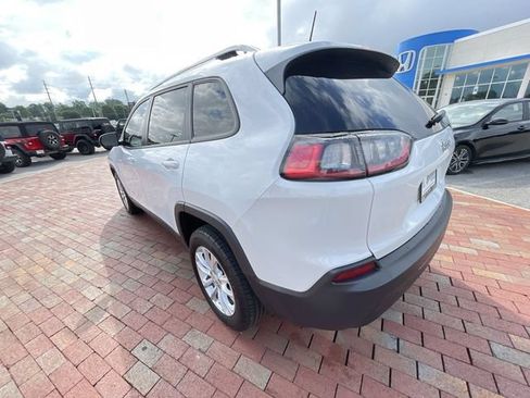Used 2021 Jeep Cherokee Latitude FWD image 29