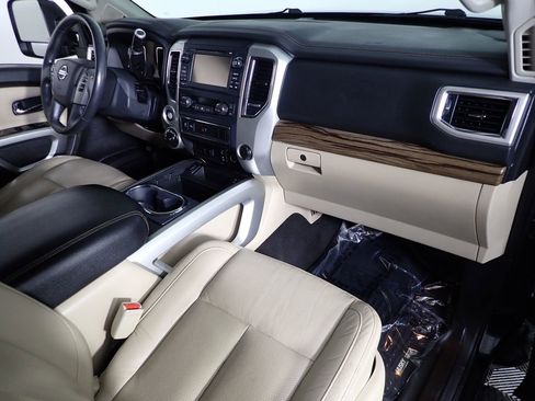 Used 2016 Nissan Titan SL image 49