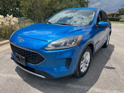 Used 2020 Ford Escape SE image 4