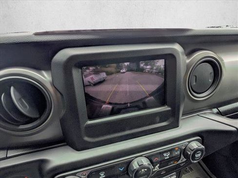 Used 2022 Jeep Wrangler Unlimited Sport image 18