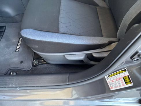 Used 2025 Nissan Versa SV FWD image 22
