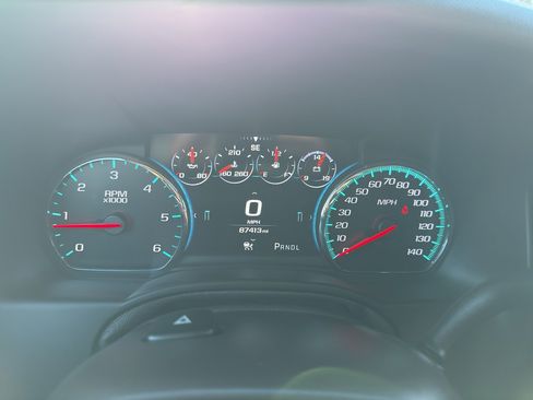 Used 2018 Chevrolet Tahoe Premier image 17