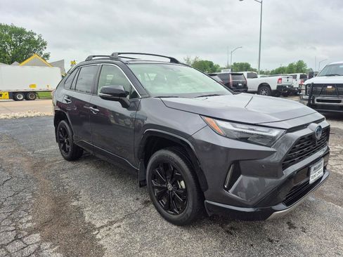 Used 2022 Toyota RAV4 XSE AWD/4WD image 7