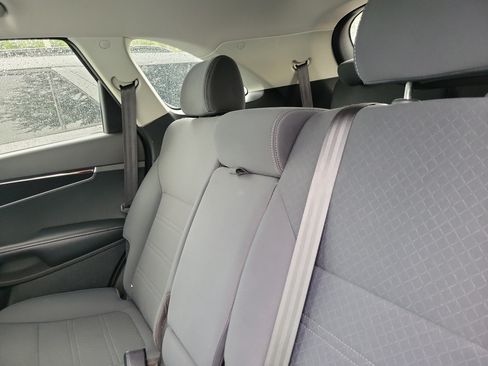 Used 2019 Kia Sorento AWD w/ LX Convenience Package image 11