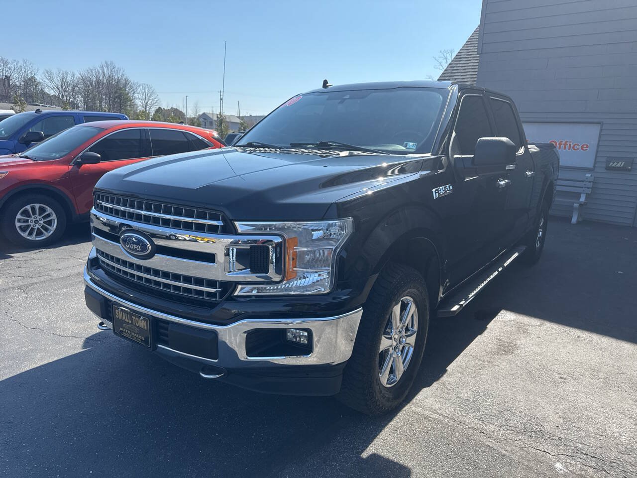 Used 2020 Ford F150 XLT w/ Equipment Group 302A Luxury AWD/4WD image 3